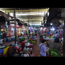 und u. a. Lebensmittel kaufen